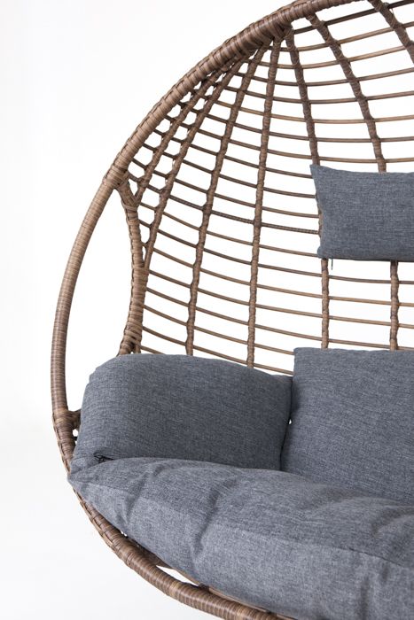 Kahden istuttava Pattaya riipputuoli, ruskea