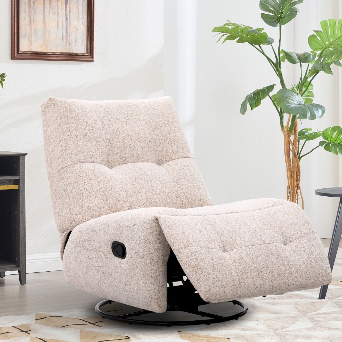 Rock nojatuoli pyörivä vaalealle beigen värillä ja mekanismilla ilman käsinojia