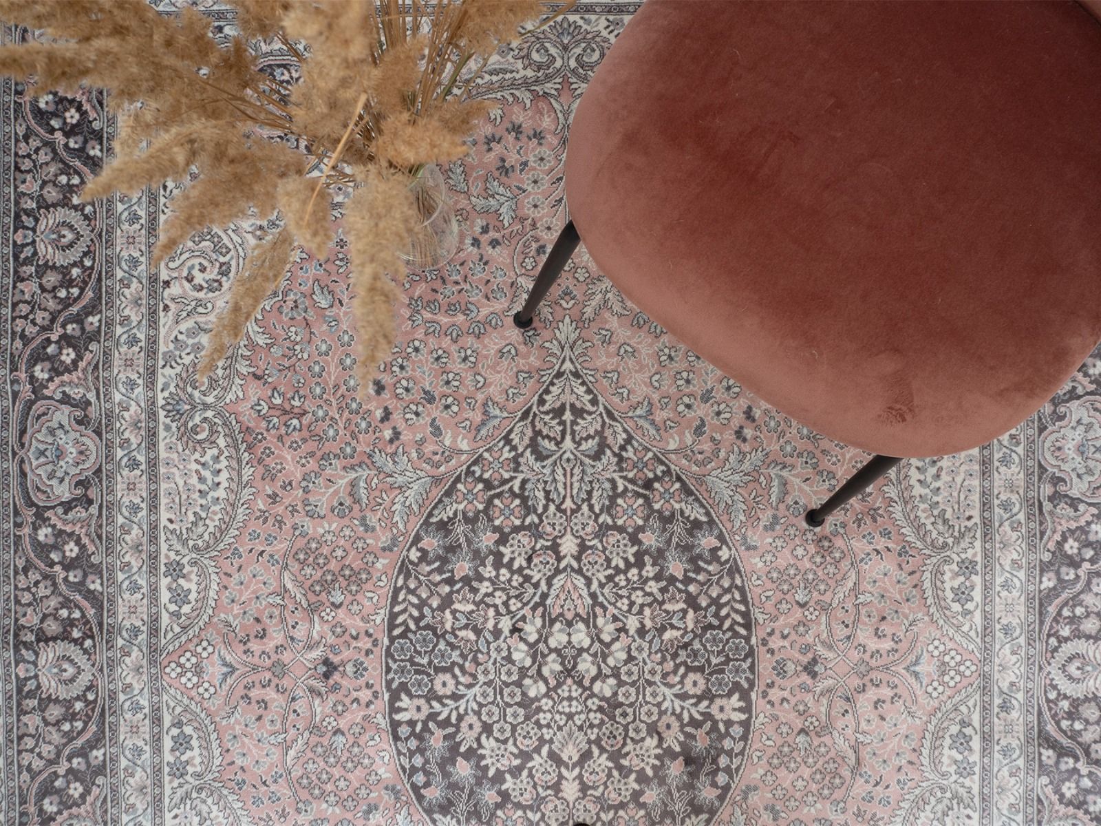 Royal Palace Roosa, eri kokoja