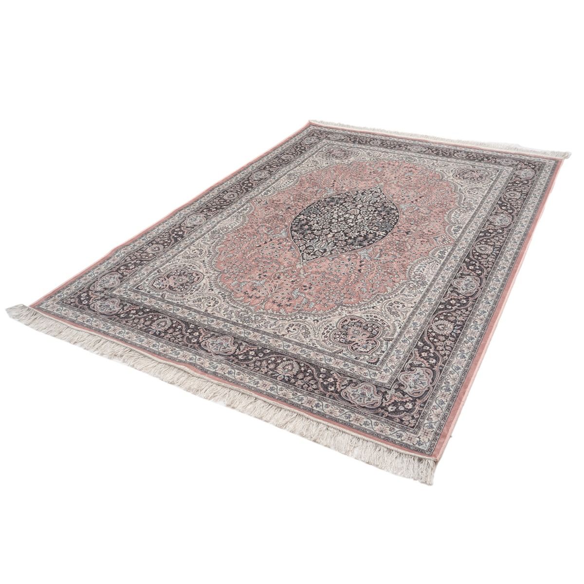 Royal Palace Roosa, eri kokoja