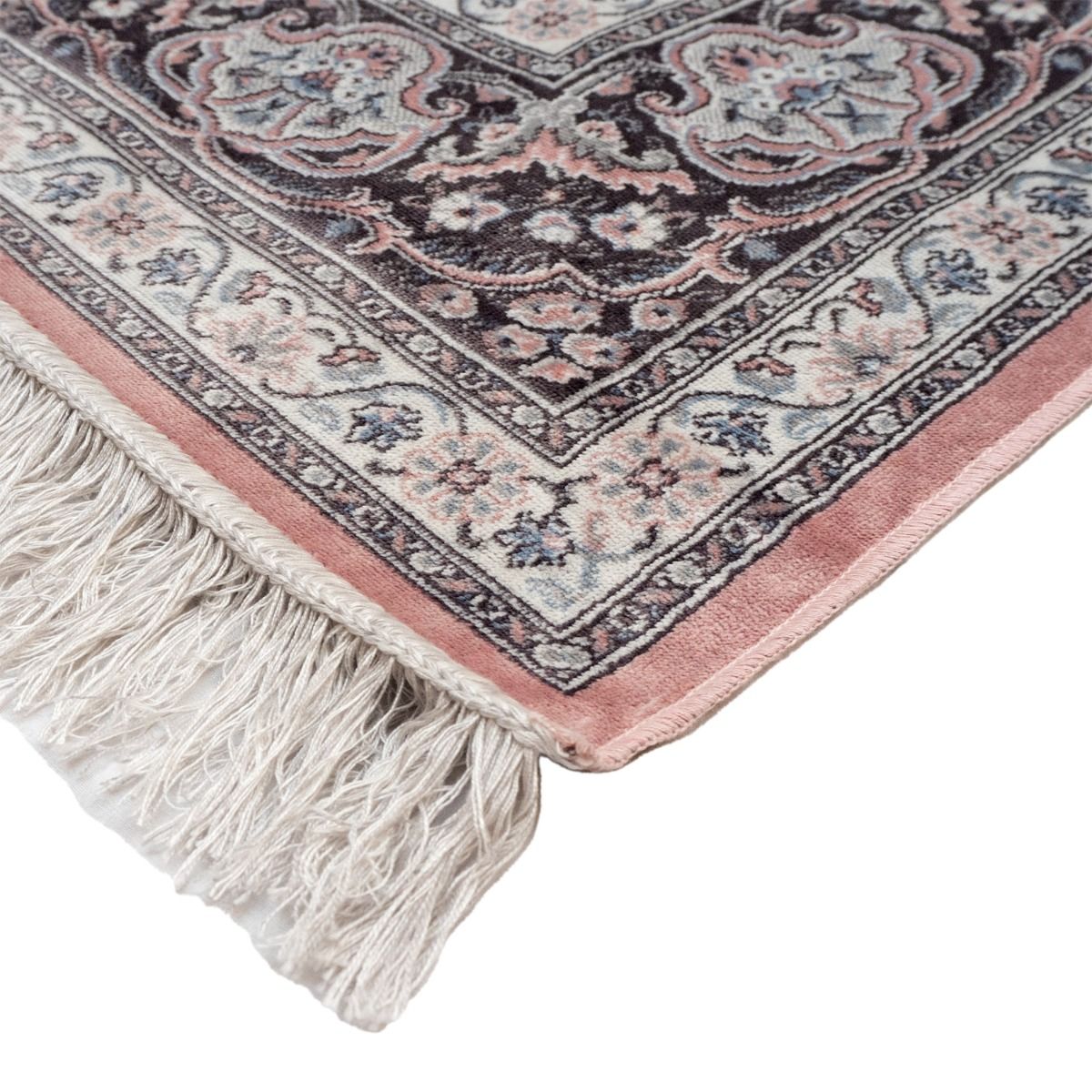 Royal Palace Roosa, eri kokoja