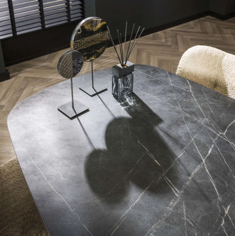 Amsterdam Onyx Cross ruokapöytä 180cm