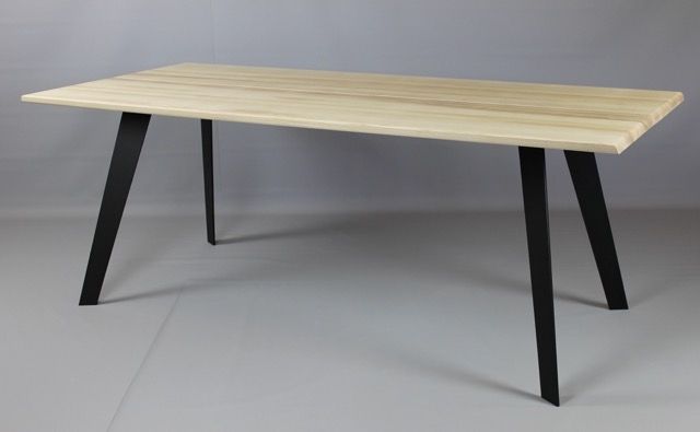 Aini ruokapöytä saarni, eri kokoja ja värejä