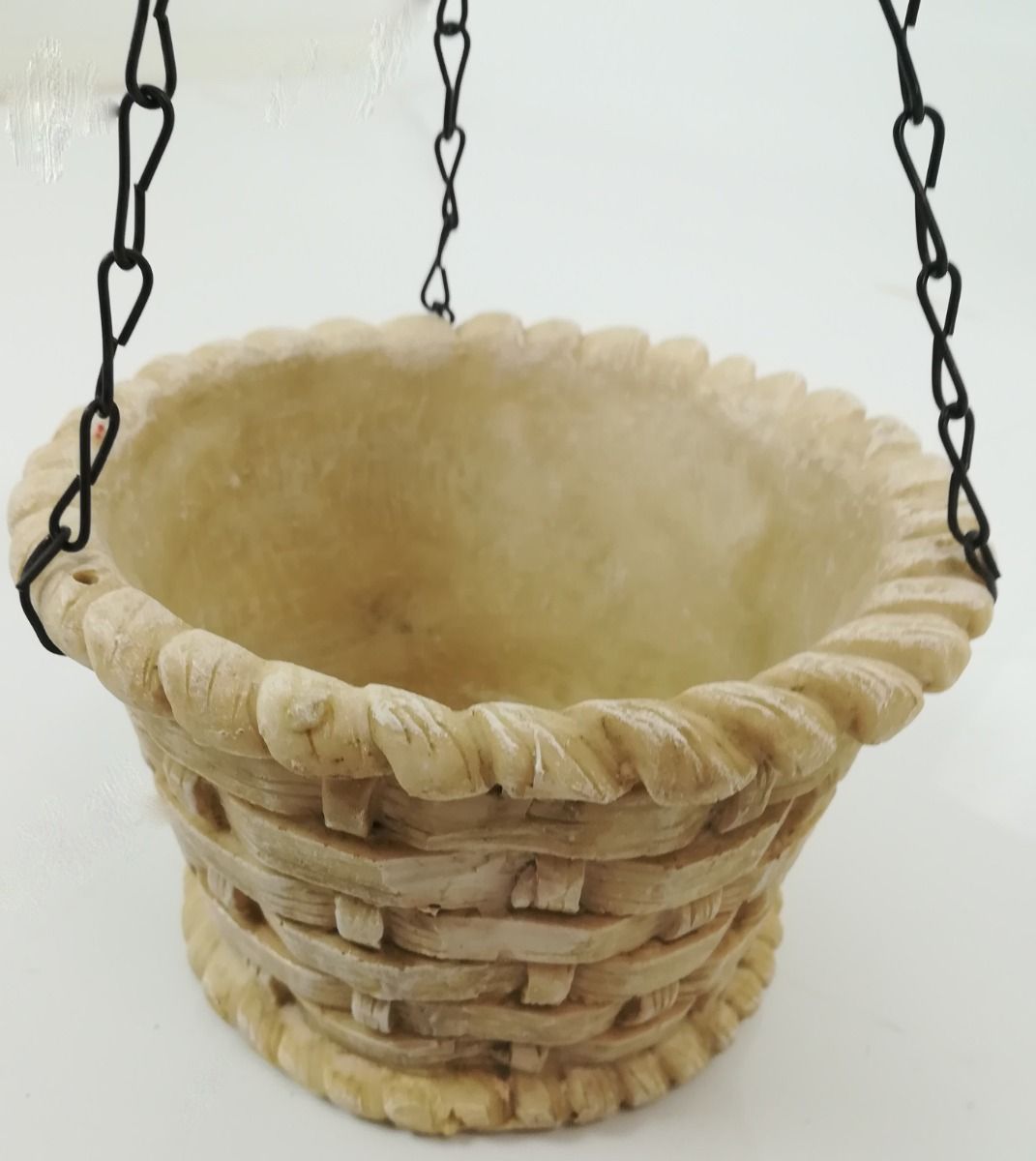 Patsas, tyttö ja ruukut