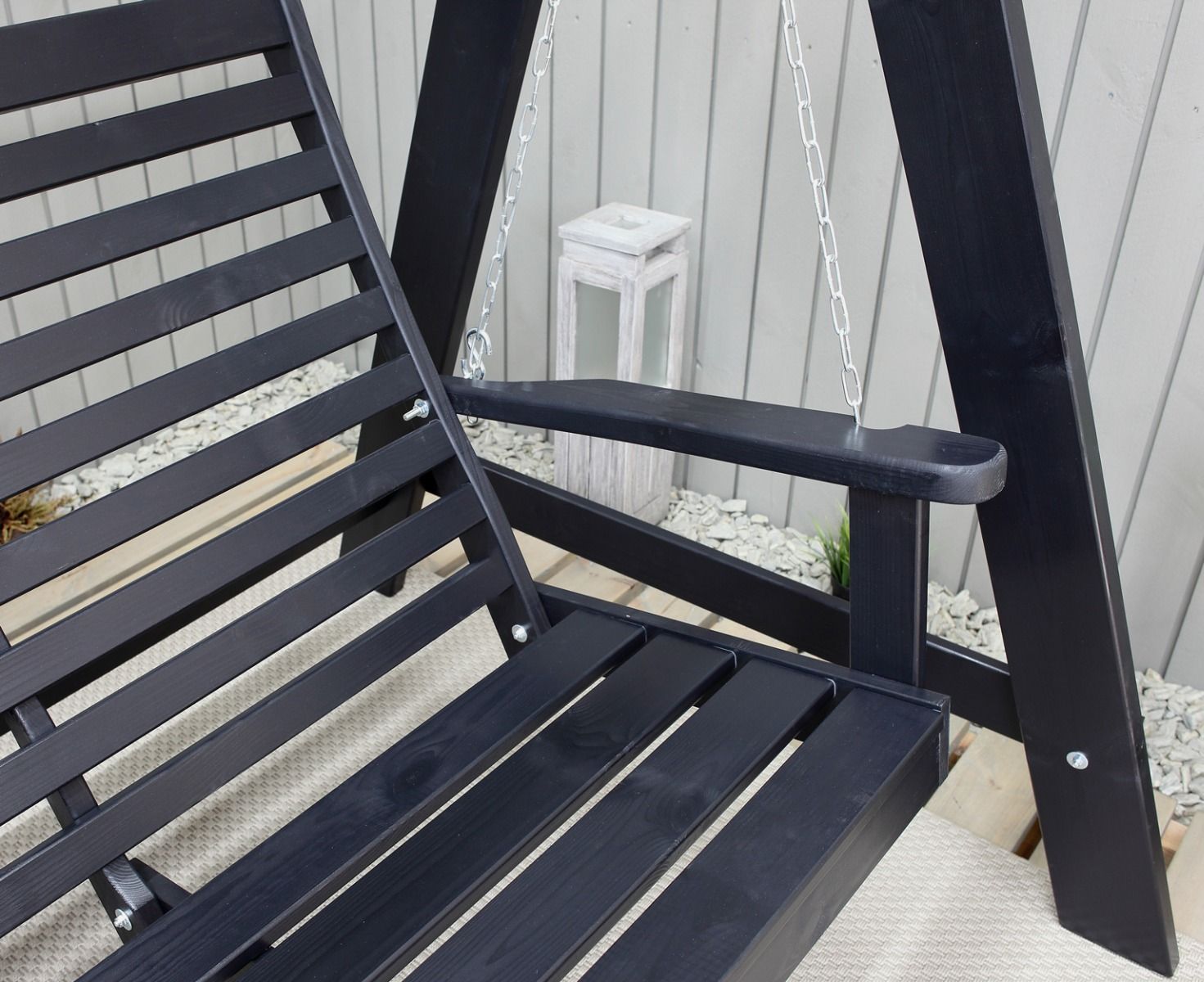 Saaristo puutarhakeinu musta