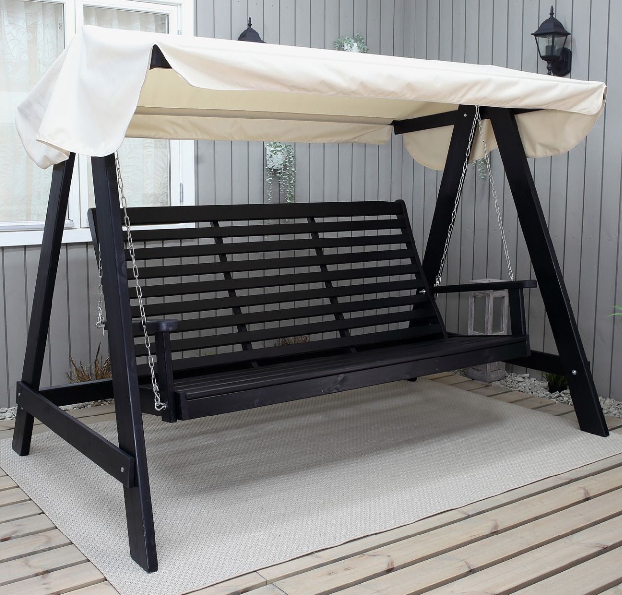 Saaristo puutarhakeinu musta