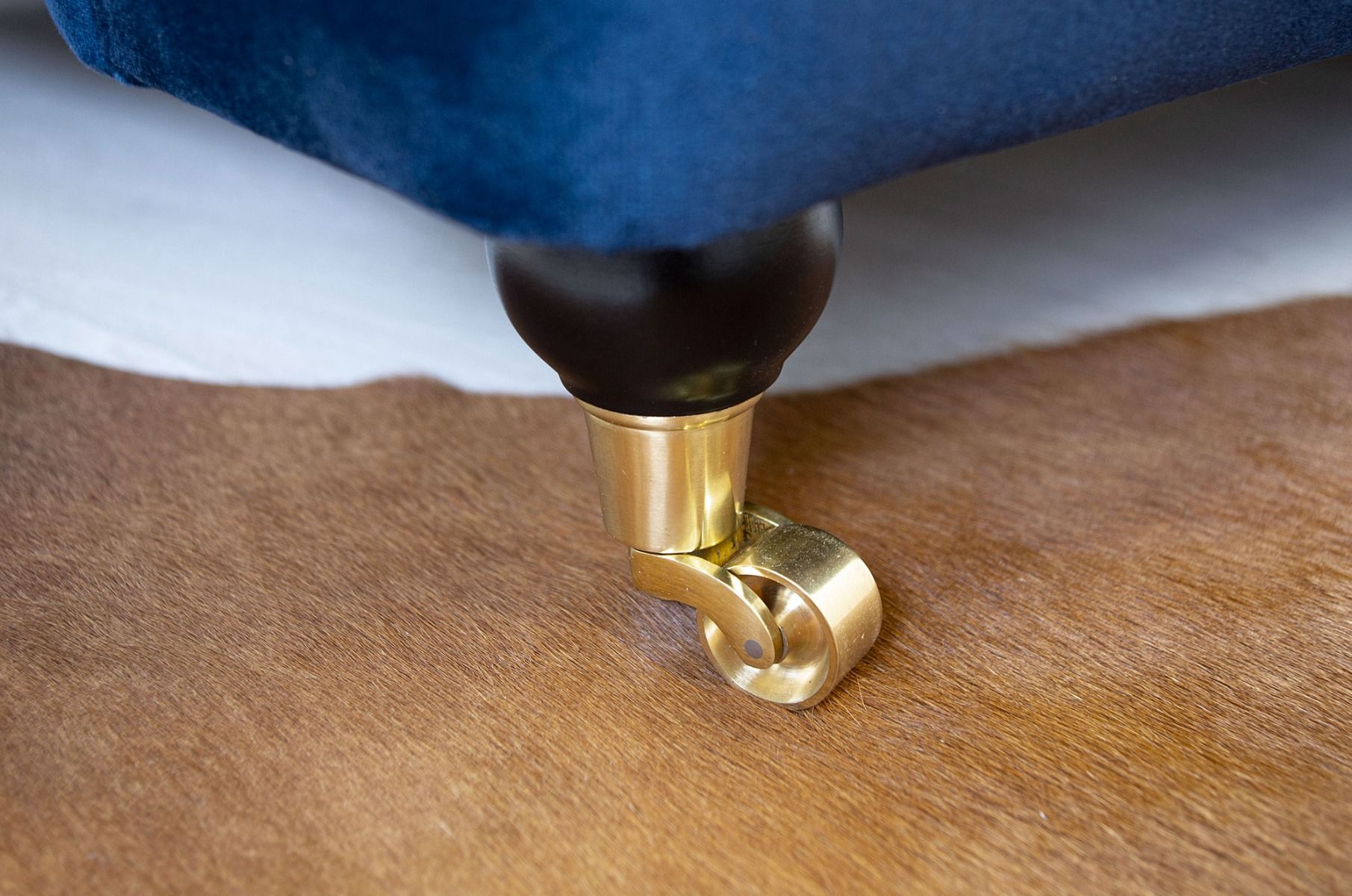 Howard samettisohva 3-istuttava, eri värejä