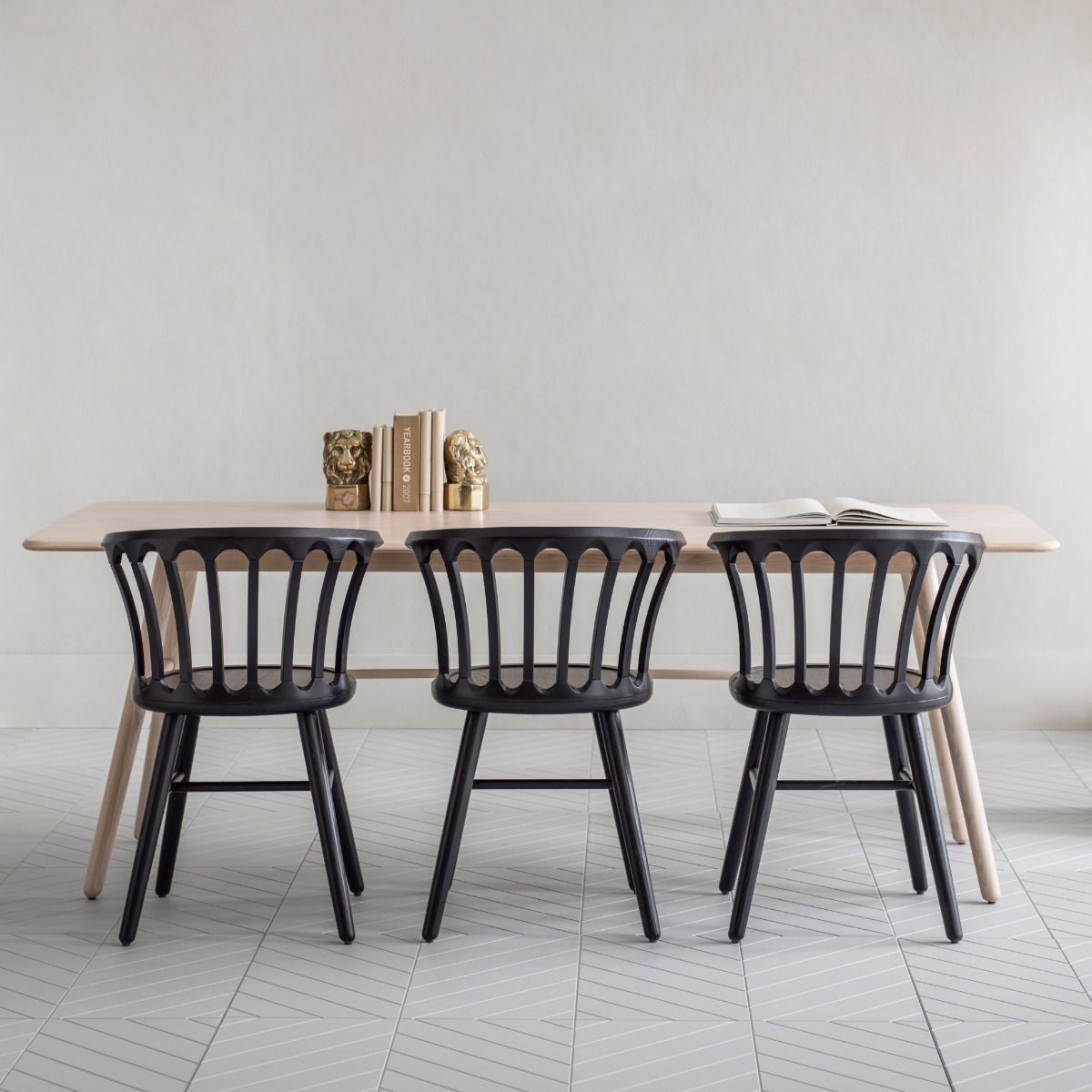 Hans K San Marco ruokailutuoli, musta