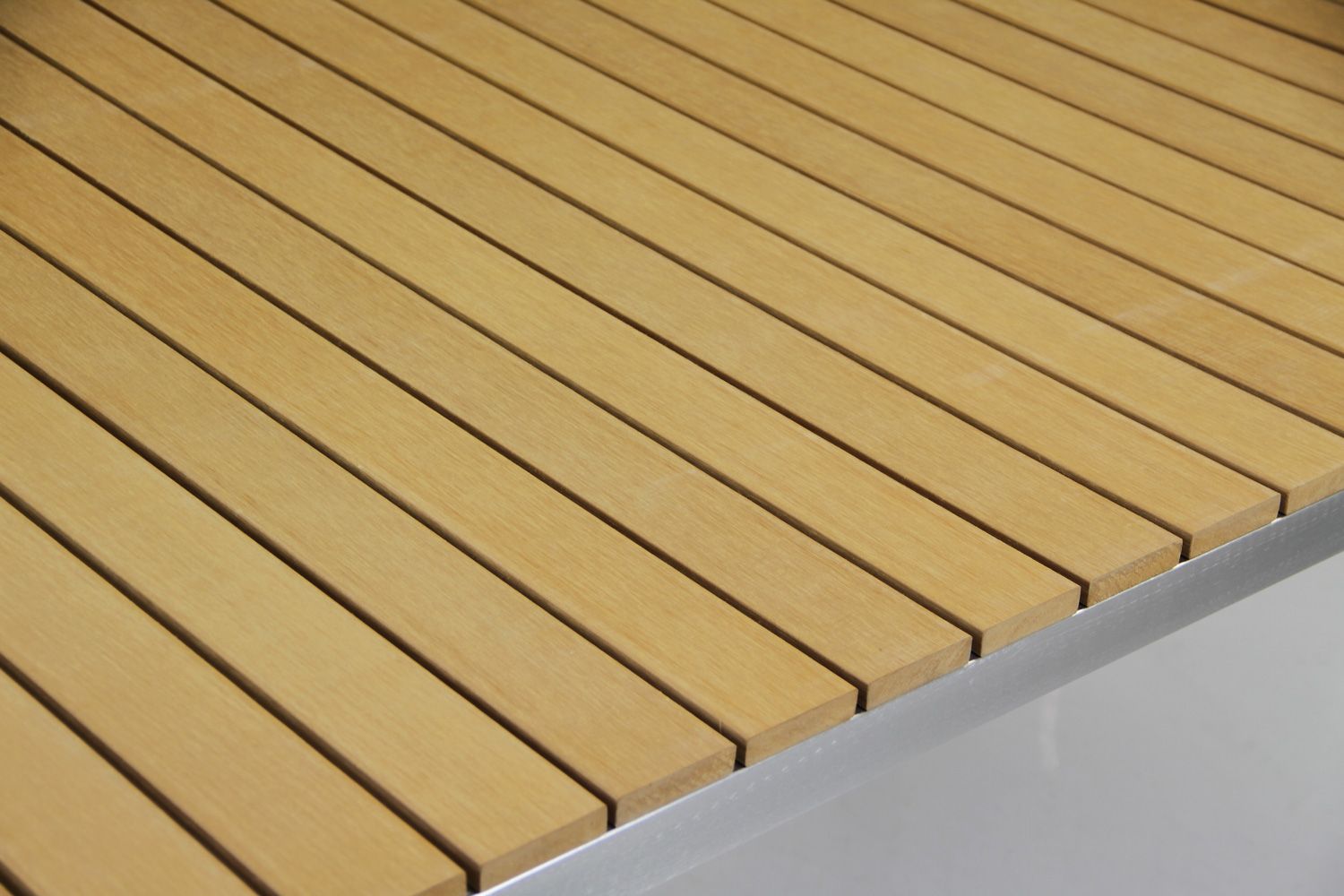 San marino pöytä + 4 Mikado polyrottinkituolia, eri värejä