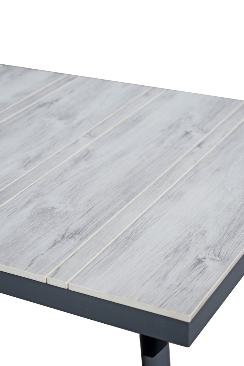 Sardinia ruokaryhmä ulos Malin tuoleilla