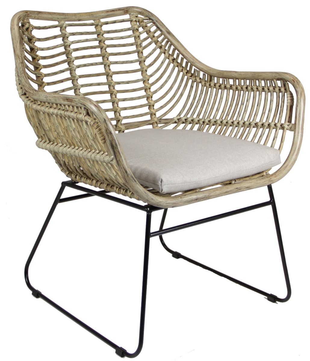 Rottinkinen Sisilia tuoli, jossa mustat jalat ja luonnonvärinen istuin sekä istuinpehmuste