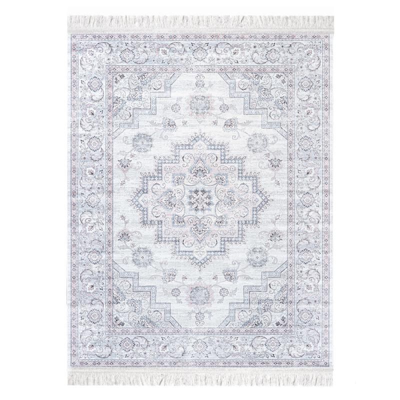 Sofia vaaleansininen itämainen viskoosi-matto. Pohjasävy on vaalea valkoisen ja harmaan yhdistelmä, ja kuviot toistuvat hillityissä vaaleansinisen, roosan ja harmaan sävyissä. Maton päissä olevat hapsut viimeistelevät ilmeen ja tuovat ryhtiä kokonaisuutee