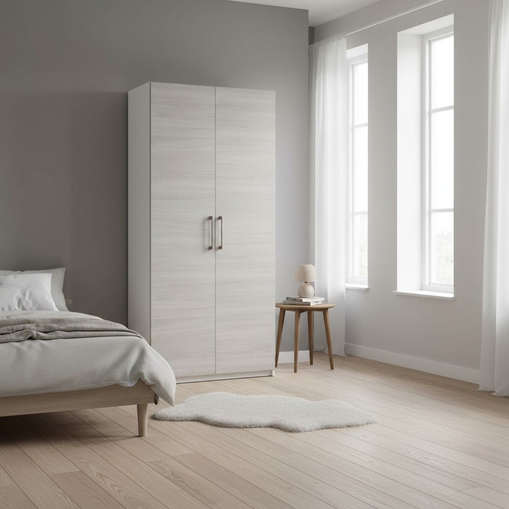 Stina vaatekaappi 100 cm leveä, jossa hopeajalavan väriset saranaovet kuvattu makuuhuoneessa