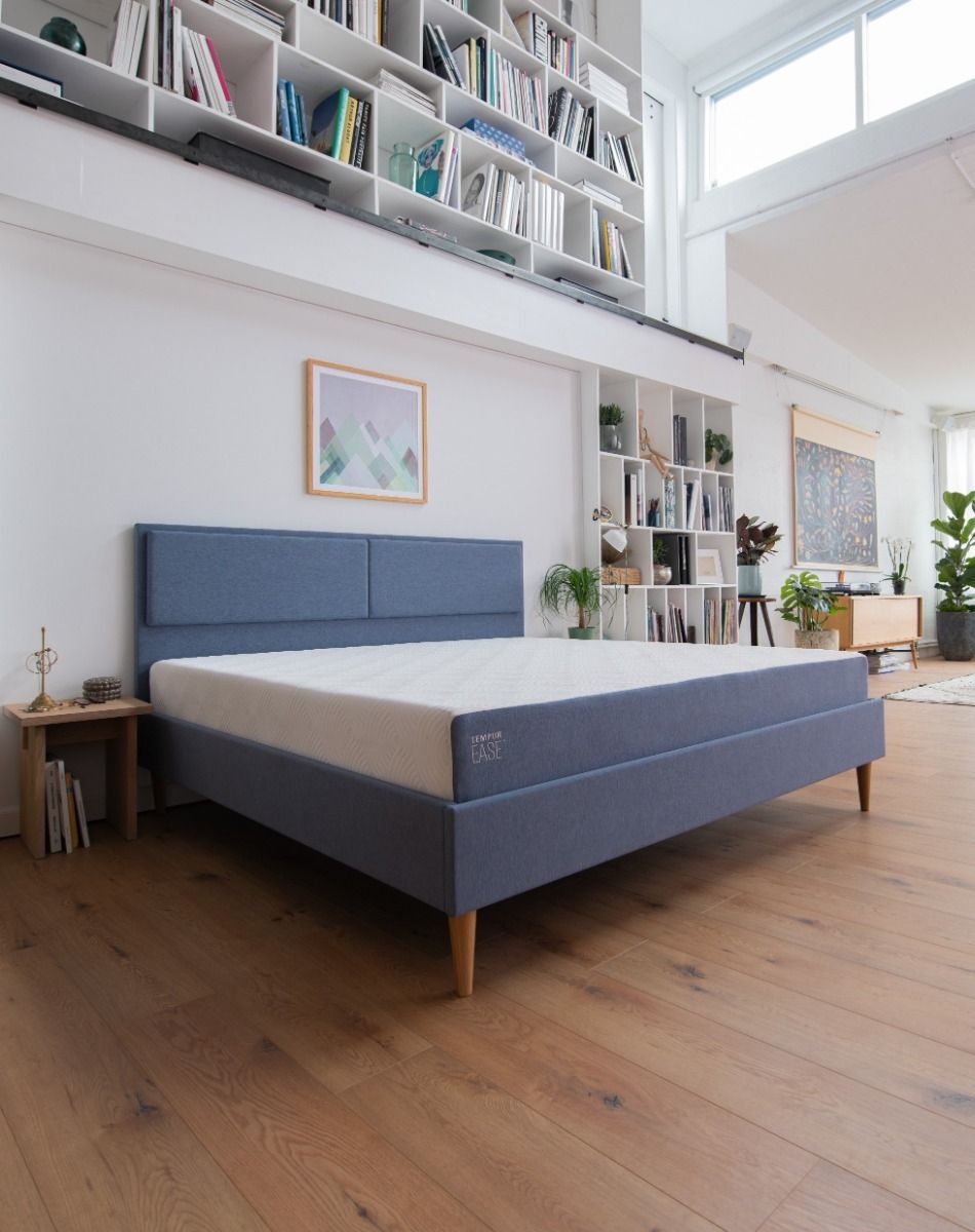 Tempur EASE sänkypaketti patjalla ja sängynpäädyllä