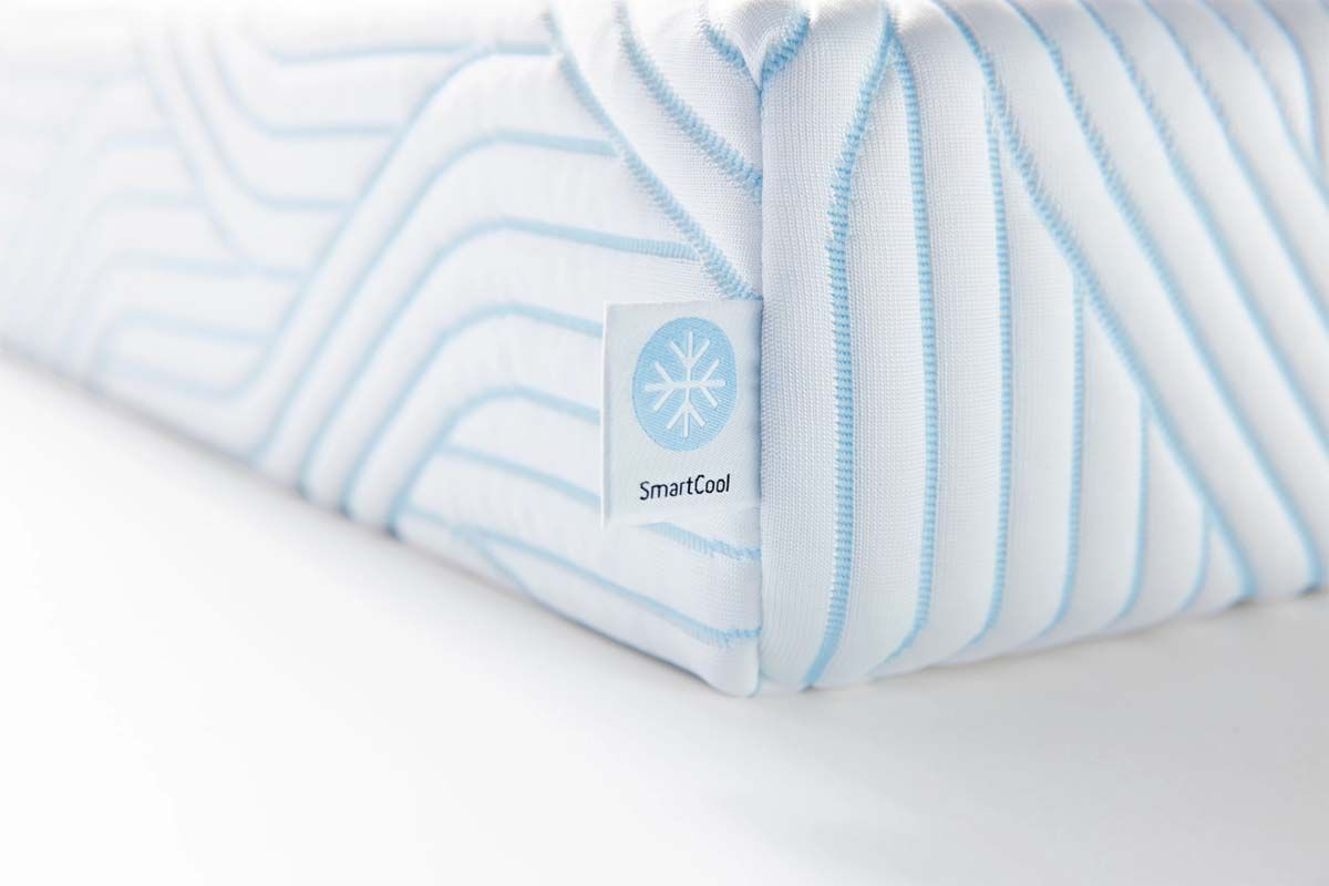 Tempur 8cm petauspatja tai sijauspatja, jossa uusittu sisusvaahto sekä päällinen