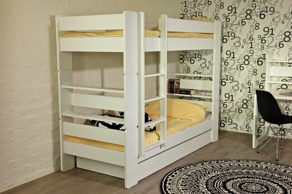 Unipuu varavuodelaatikko sängyn alle