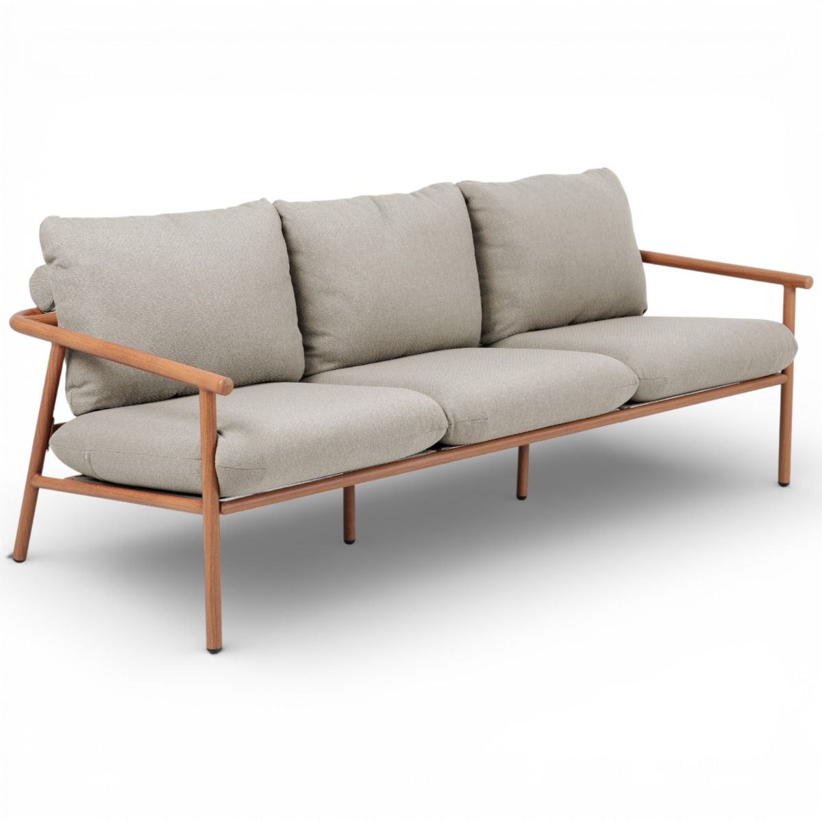 Kolmenistuttava Vanamo sohva ulkokäyttöön beigen värisillä tyynyillä