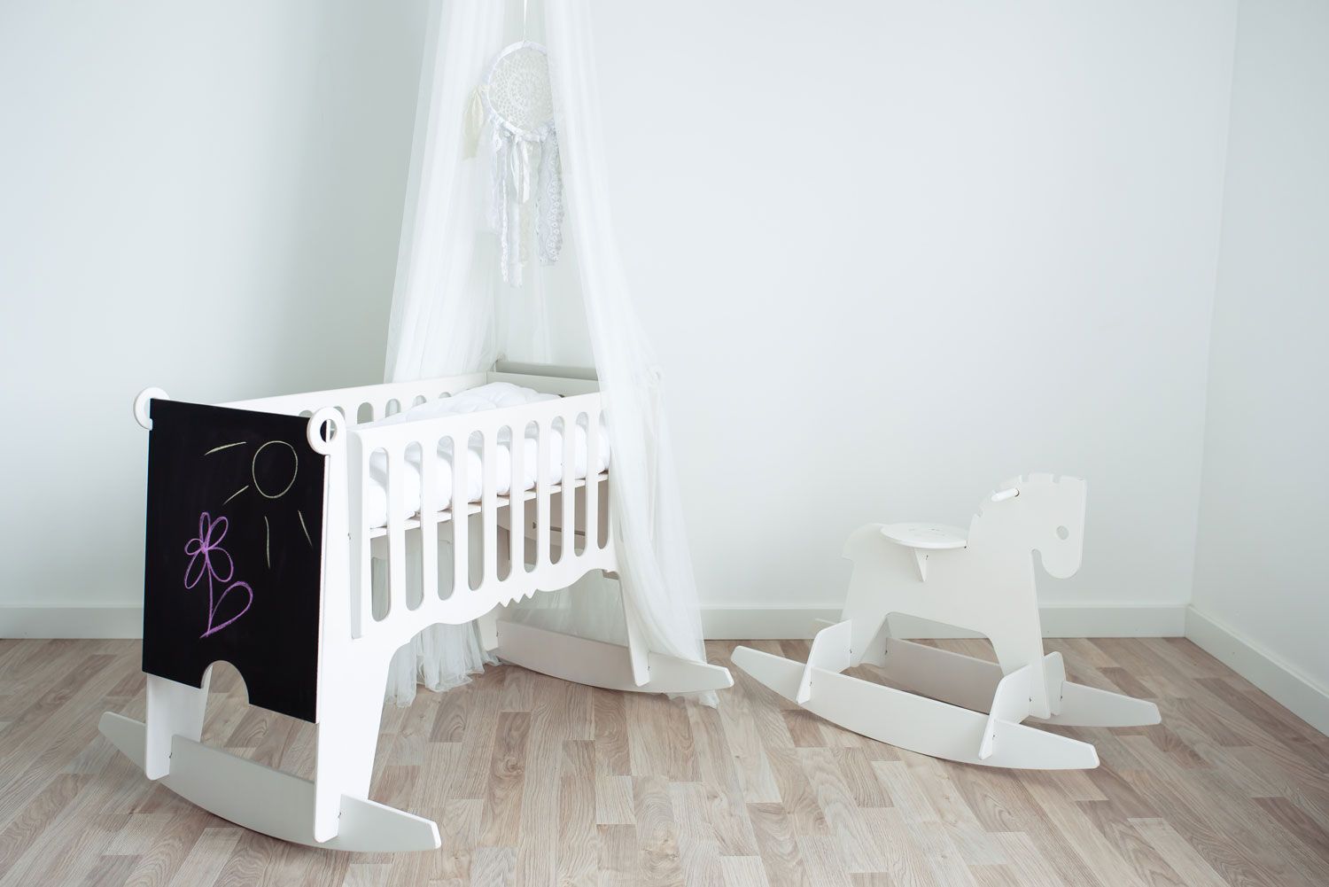 Koivupuu kehto + keinuhevonen, kampanja