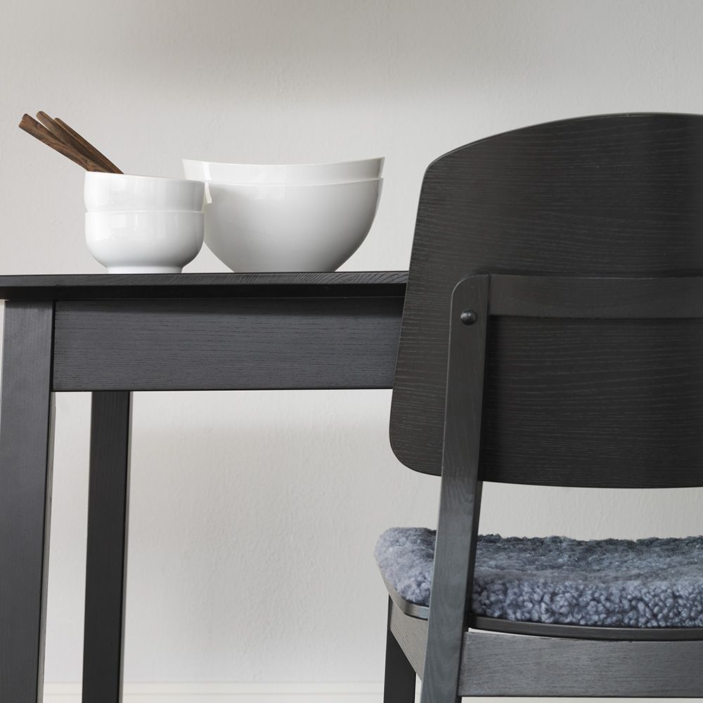 Hans K Verona tuoli, musta