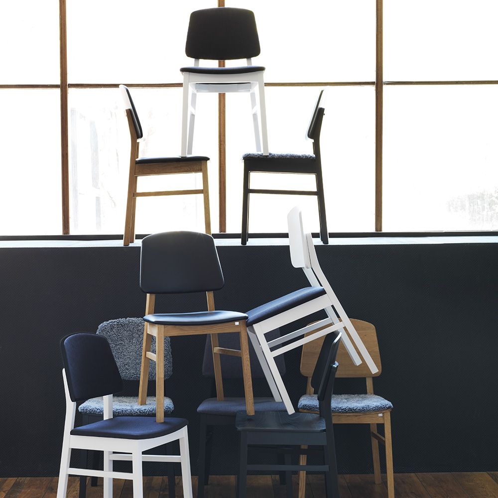 Hans K Verona tuoli, musta