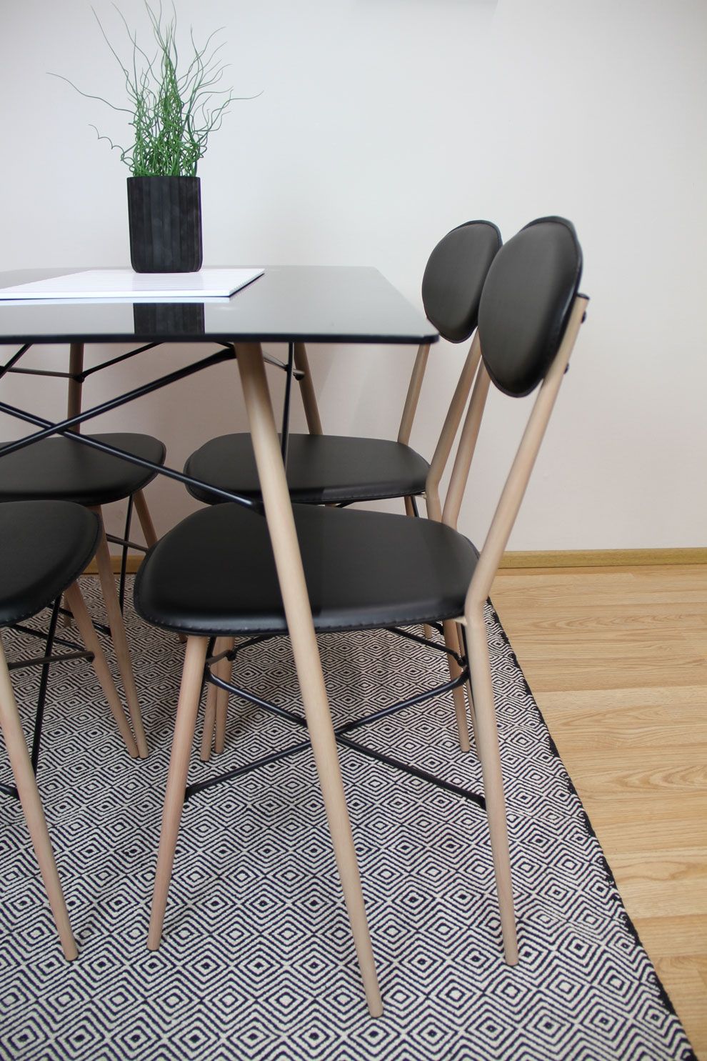 Vicentza ruokaryhmä neljälle, musta