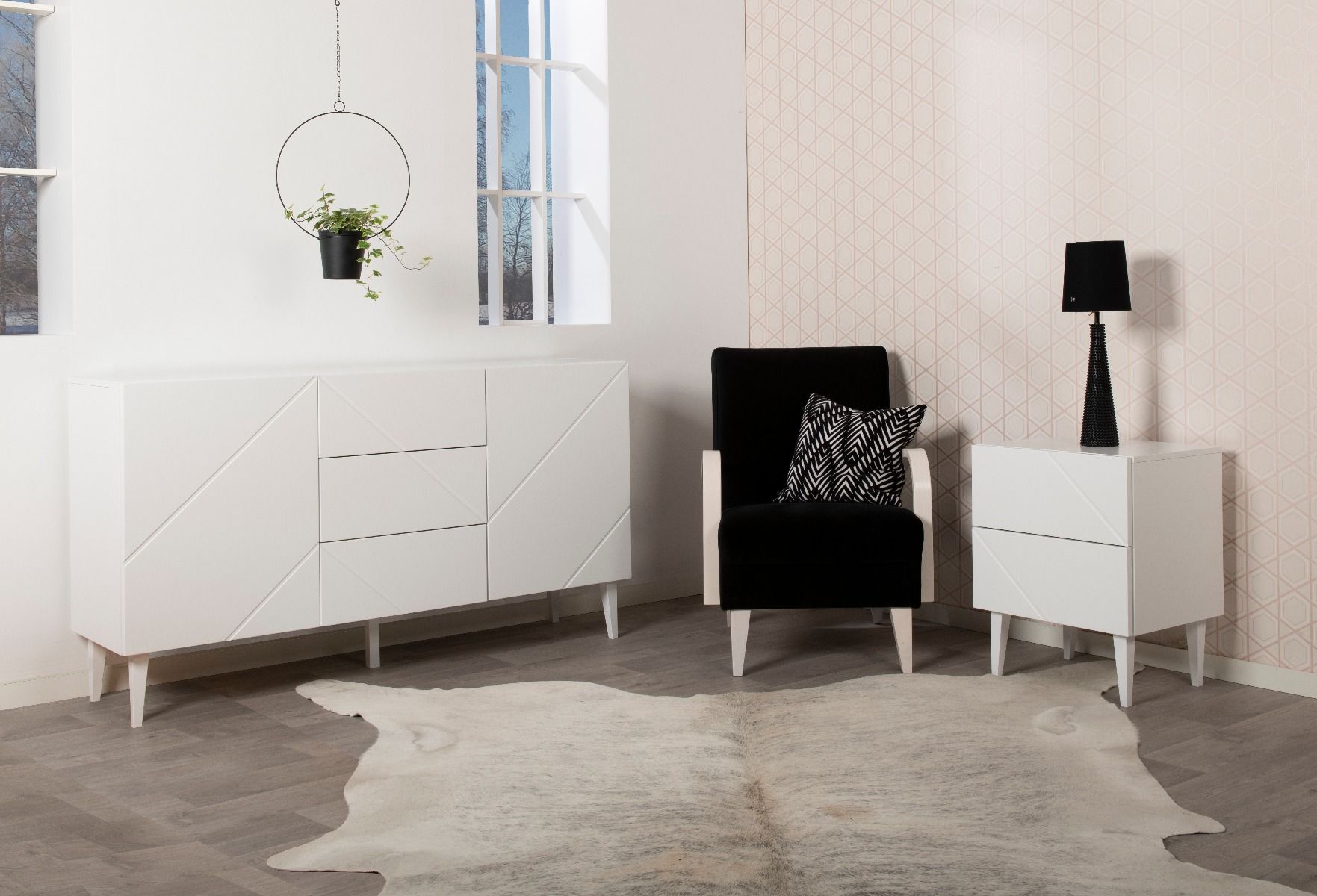 Hiipakka Vilja senkki 150cm valkoinen, 2ovea ja 3 laatikkoa