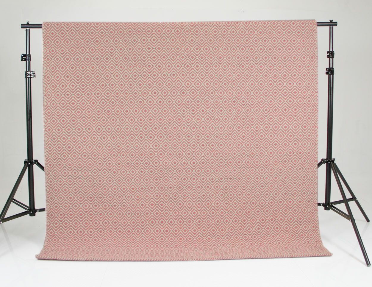 Käsinkudottu Fantasy villamatto pinkki, eri kokoja