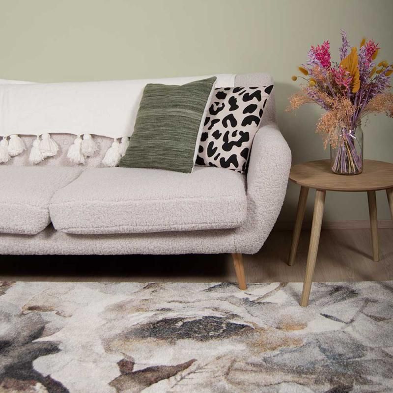 Vivian nukkamatto, eri kokoja