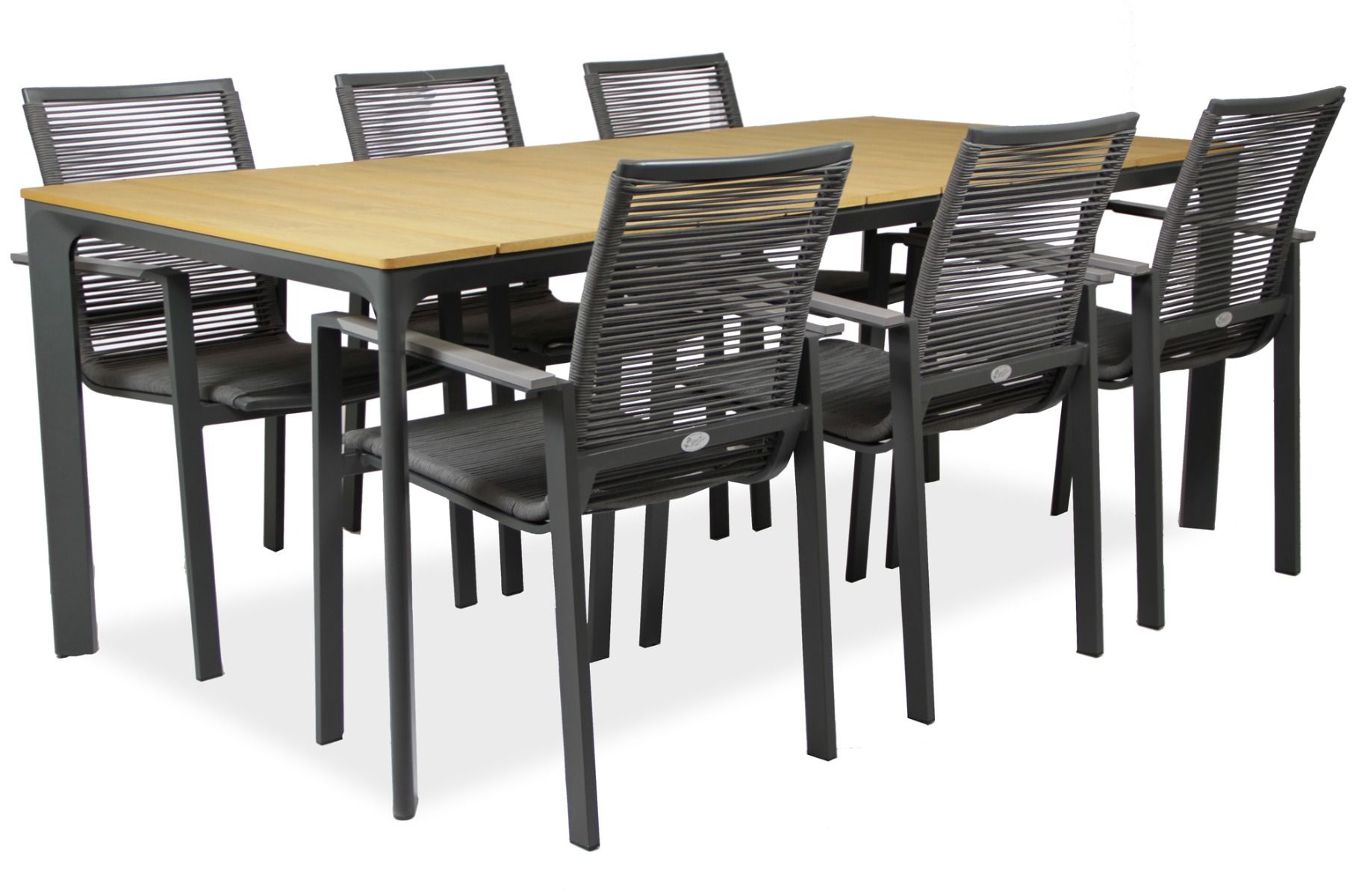 West ruokaryhmä punotuilla Malin tuoleilla