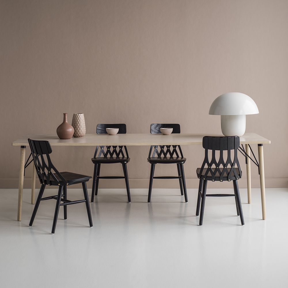 Hans K Y5-ruokatuoli, musta