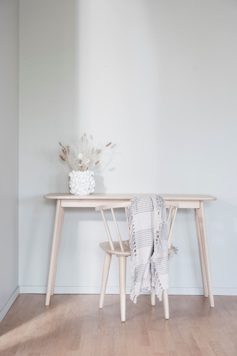 Rowico Carmen tuoli, valkopesty tammi