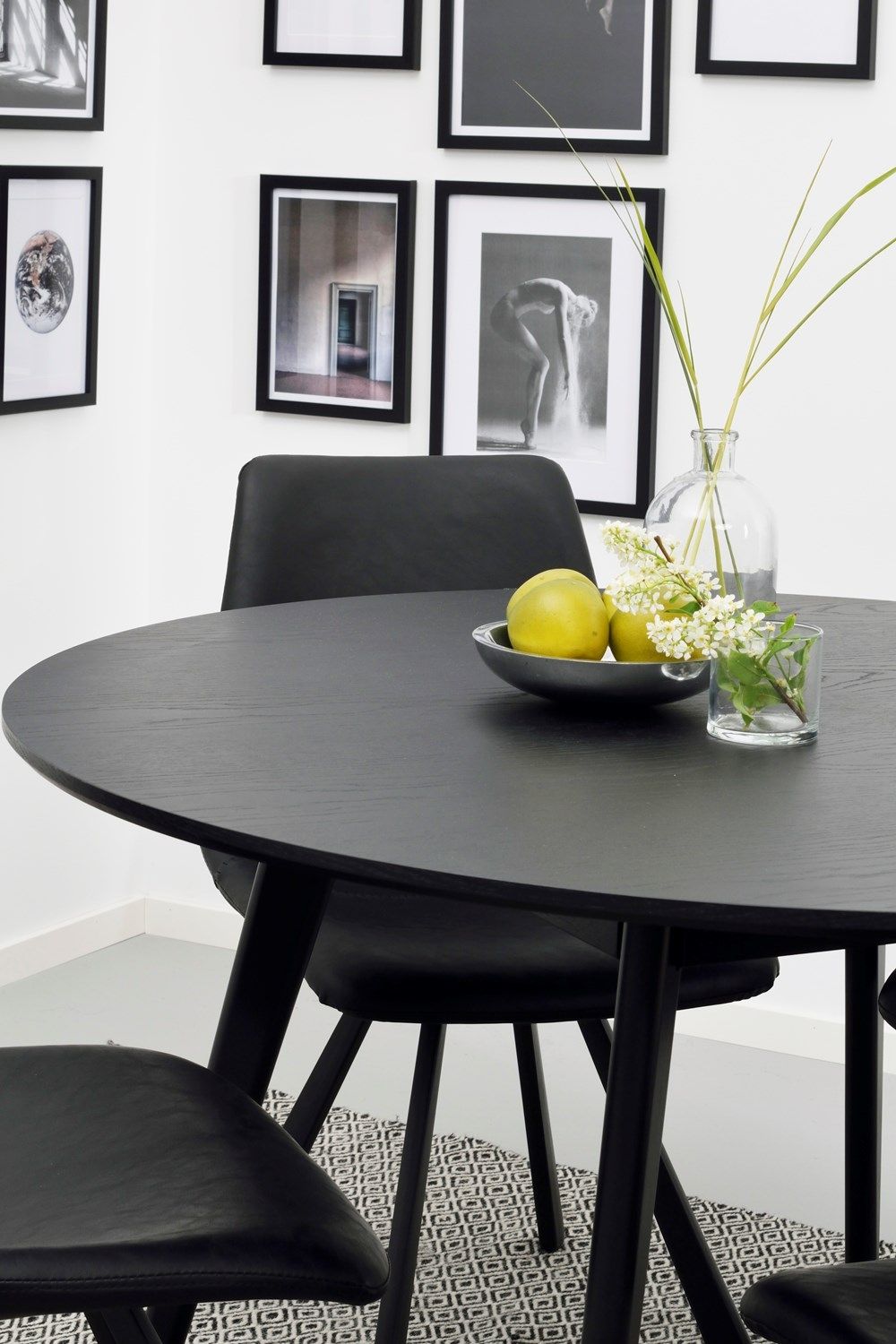 Rowico Yumi ruokapöytä 115cm, musta