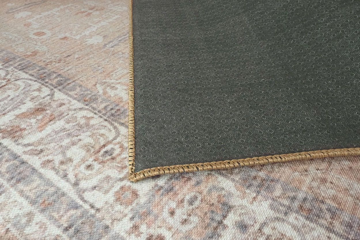 Claudia matto, eri kokoja