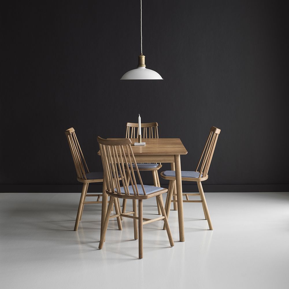 Hans K ZigZag ruokapöytä 127cm, tammi