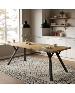 Lana ruokapöytä ruskealla kannella kuvattu keittiössä trendikkäässä ruokailutilassa