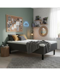 Tuohi runkopatjasänky 90x200 kuvattuna nuoren makuuhuoneessa