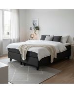 Kotimainen Lumo jenkkisänky 180x200cm tummanharmaana. Kaksi erillistä alarunkoa, mutta välipatja ja petauspatja ovat yhtenäisiä.